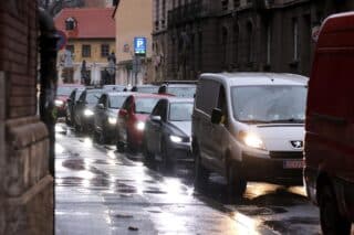 Zagreb: Kiša u gradu usporava promet