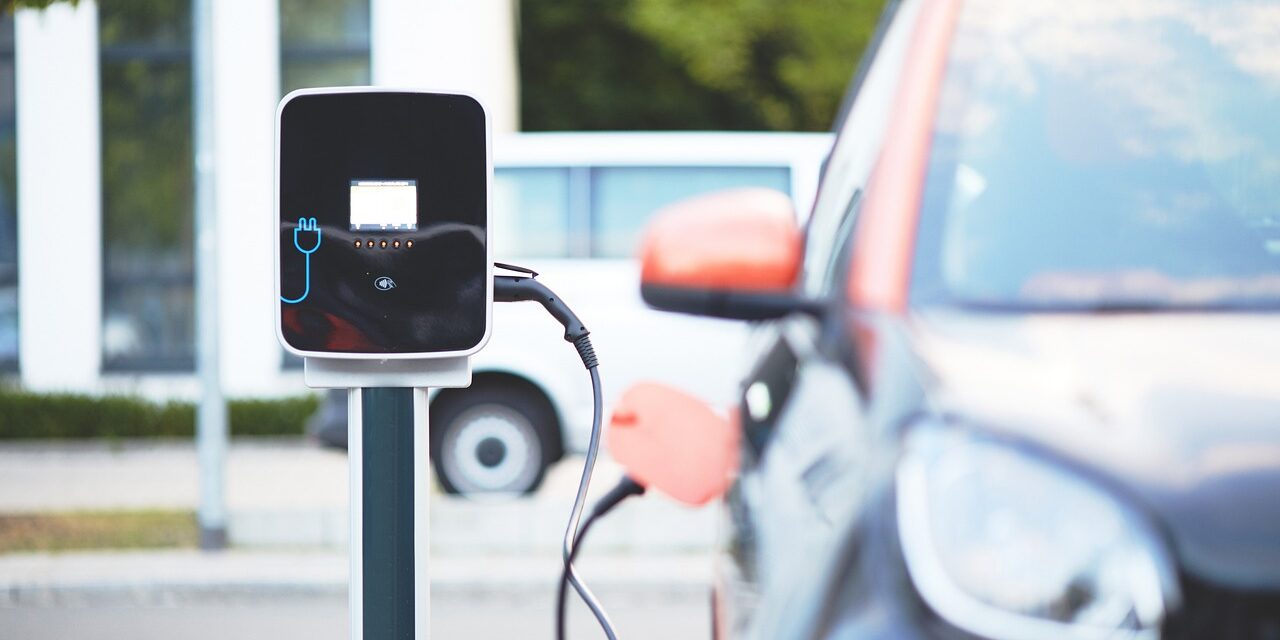 electric-car-4381728_1280