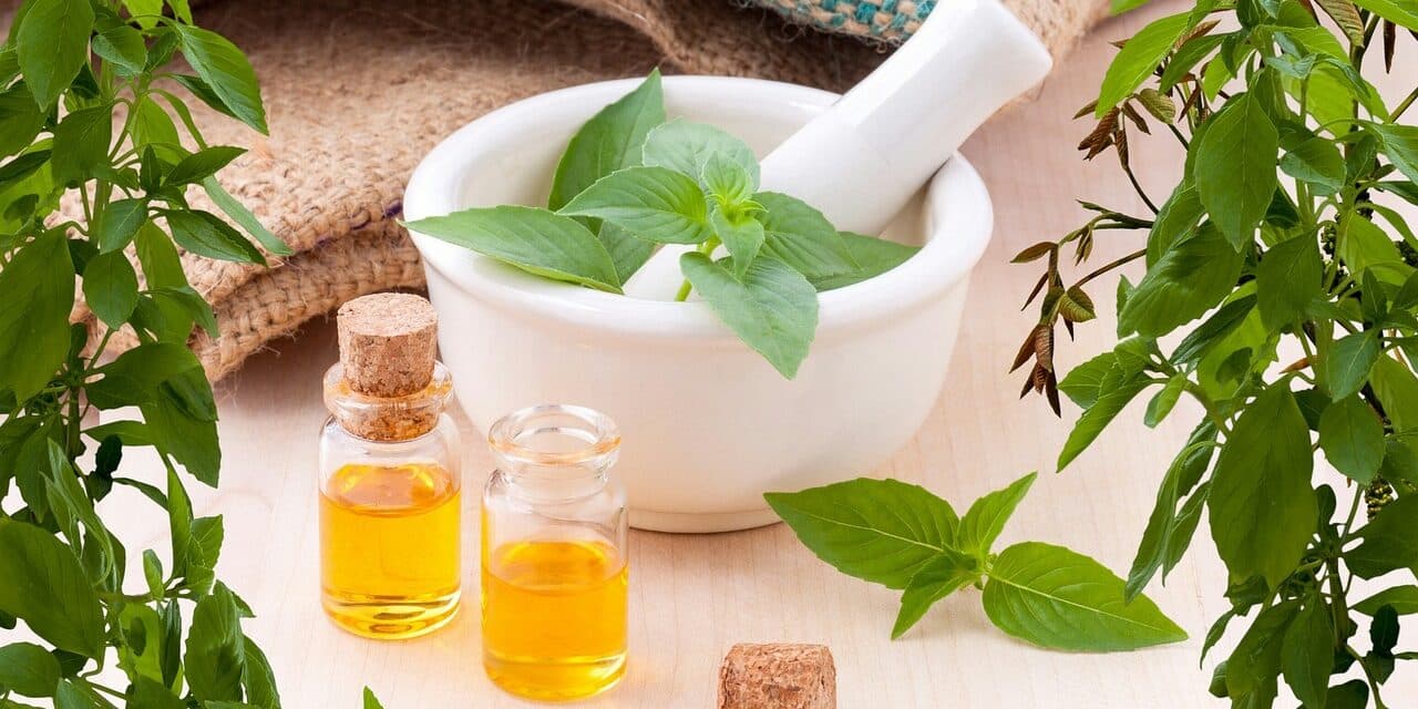 essential-oils-3456303_1280
