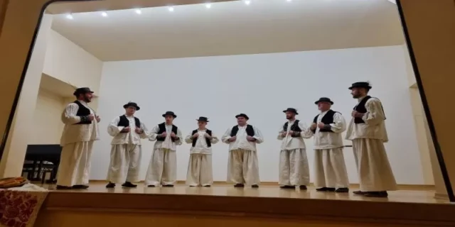 muski-pjevaci-skupina-a.jpg