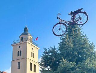 Zagrebački vatrogasci božićnu dekoraciju bicikl