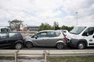 Zagreb: U lančanom sudaru na Slavonskoj av. sudjelovali autobus, kombi i više osobnih vozila