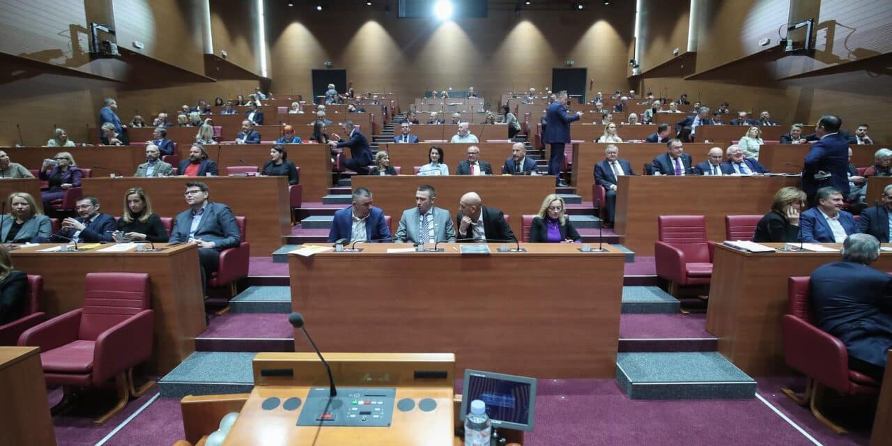 Zagreb: Sjednica sabora na kojoj zastupnici glasuju za ustavne suce