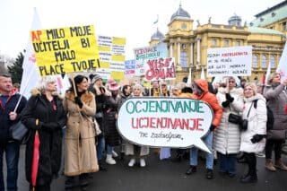 Zagreb: “Adventski prosvjed” prosvjetnih djelatnika