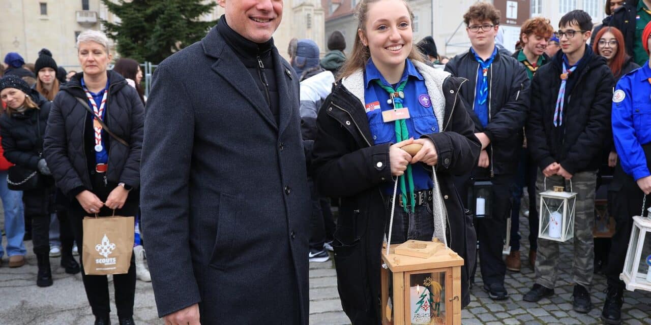 Zagreb: Izviđači donijeli Betlehemsko svjetlo mira u Hrvatsku