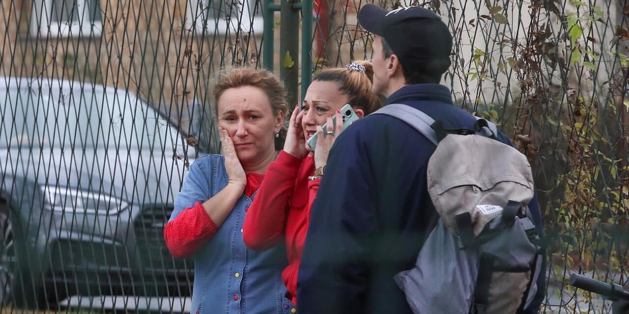 Drama u zagrebačkoj školi u Prečkom: Roditelji u suzama čekaju inforamcije o svojoj djeci