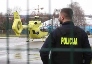 Napad nožem u zagrebačkoj školi u Prečkom, helikopter odvozi ozlijeđene