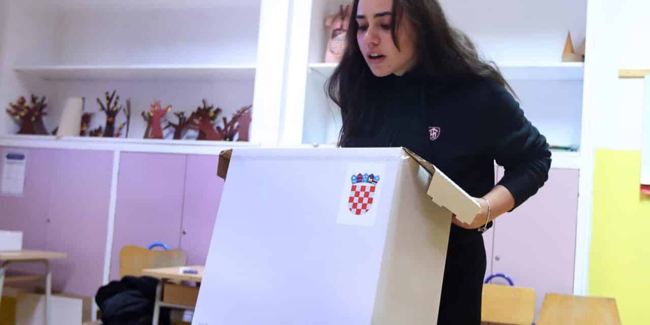 U Šibeniku nakon zatvaranja birališta započelo prebrojavanje glasova