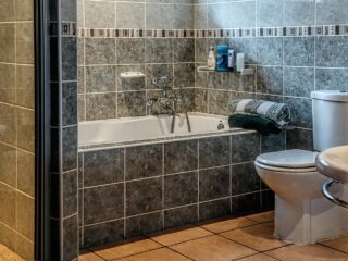 bathroom-490781_1280