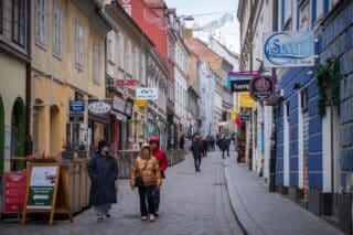 Zagreb: Građani u šetnji gradom