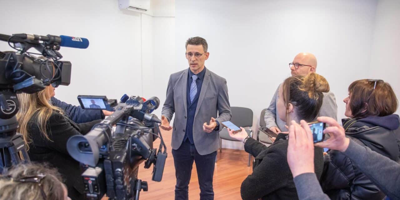 Dubrovnik: Konferencija za medije predsjednika Mosta Bože Petrova