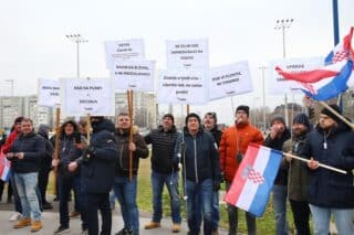 Zagreb: Prosvjed radnika INA Grupe zbog niskih plaća i uvjeta rada