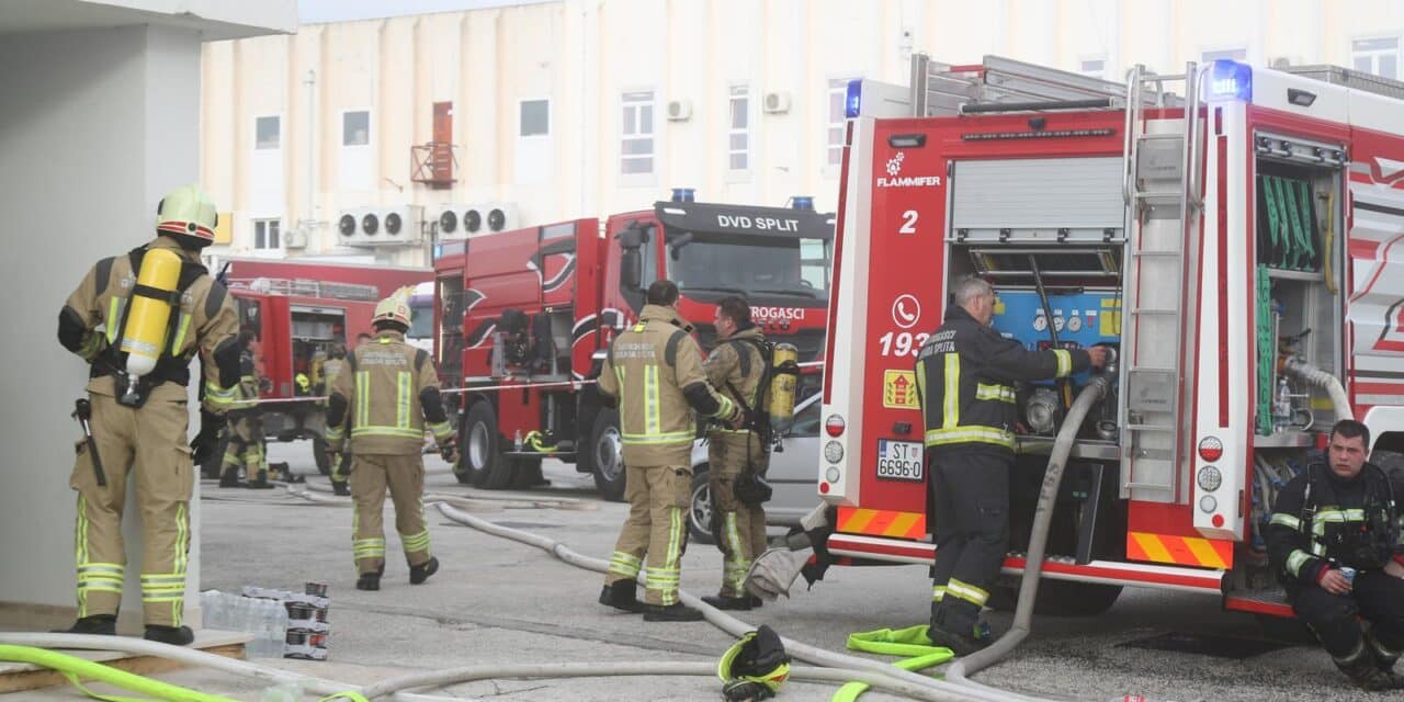 Split: Gorjelo skladište prehrambenih proizvoda na veletržnici