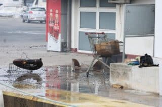 Tribunj: Noćas planuo požar na benzinskoj postaji u marini, policijski očevid u tijeku