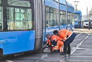 Zagreb: Tramvaj izletio s tračnica i sudario se s drugim