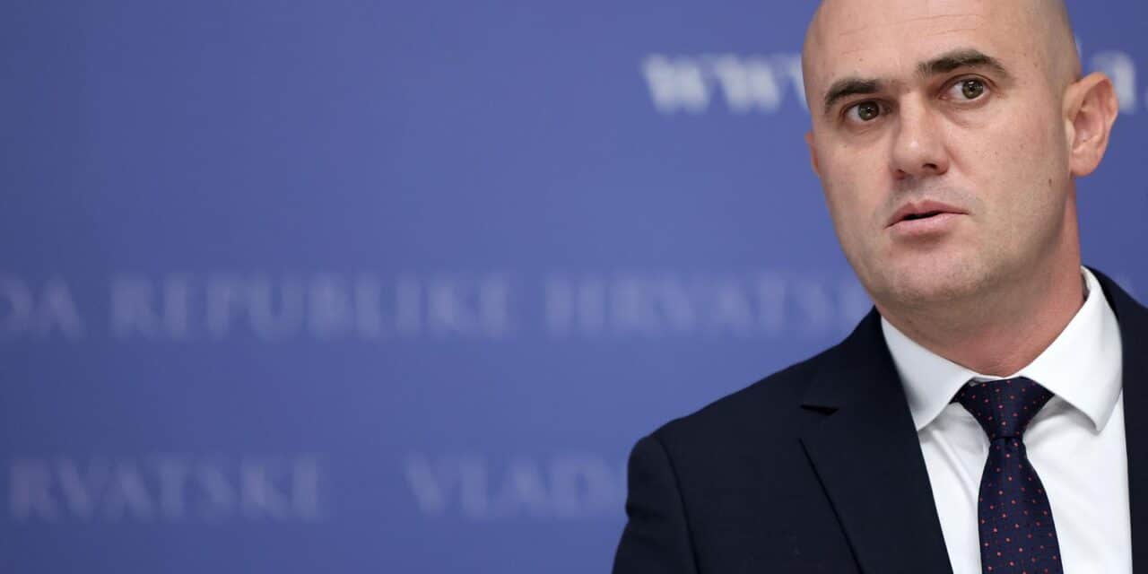 Zagreb: Josip Dabro obratio se medijima nakon sastanka parlamentarne većine