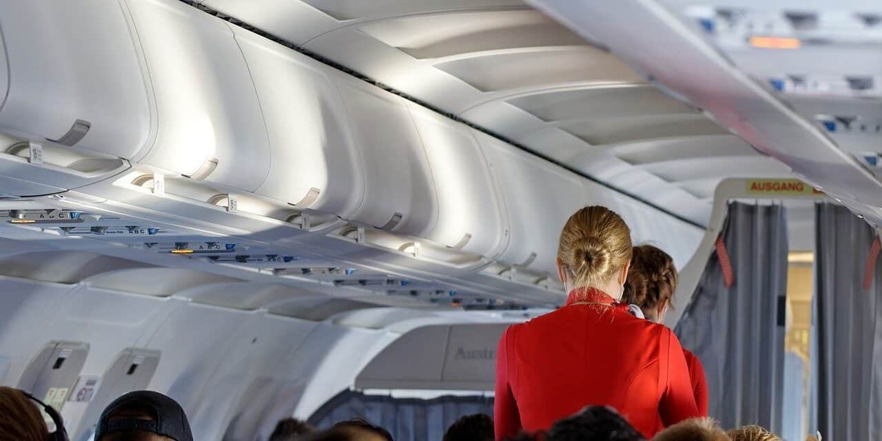 airplane-cabin-7022154_1280