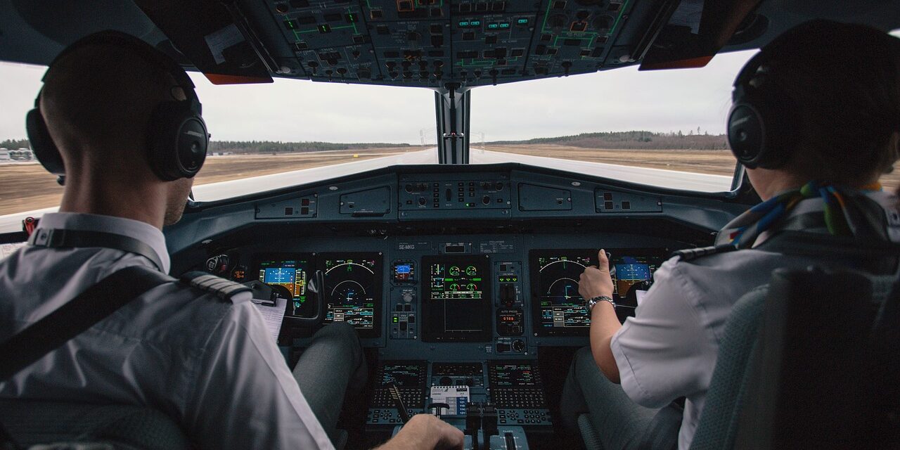 cockpit-2576889_1280