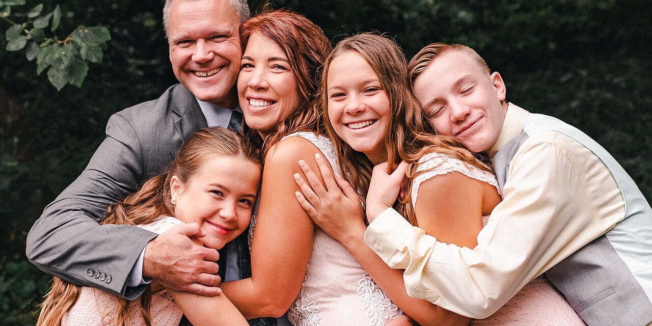 family-5412437_1280