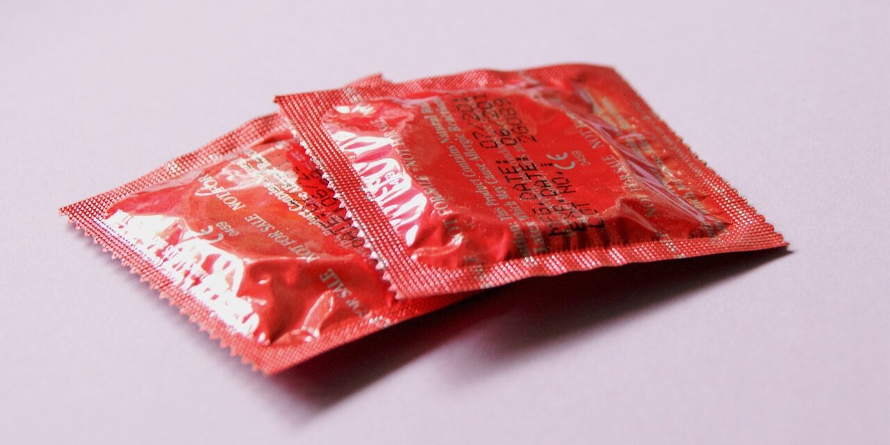 red-condoms-849407_1280