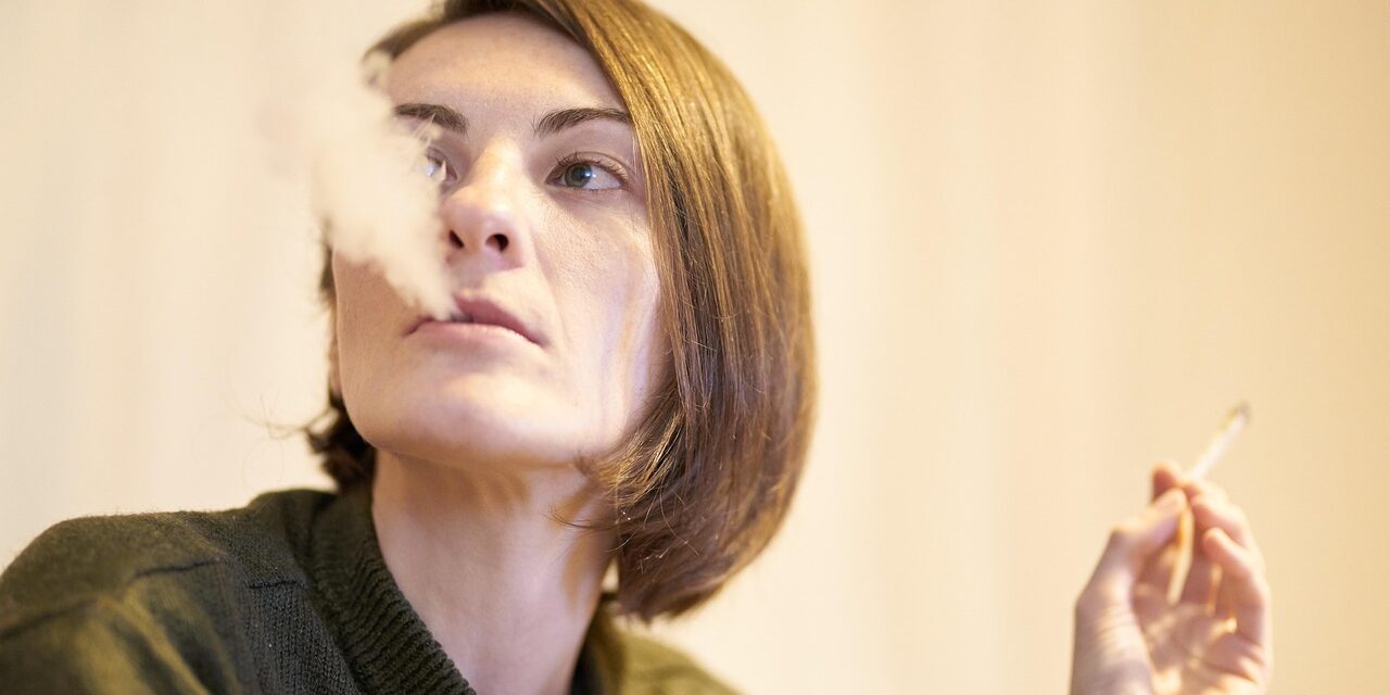 woman-4134317_1280