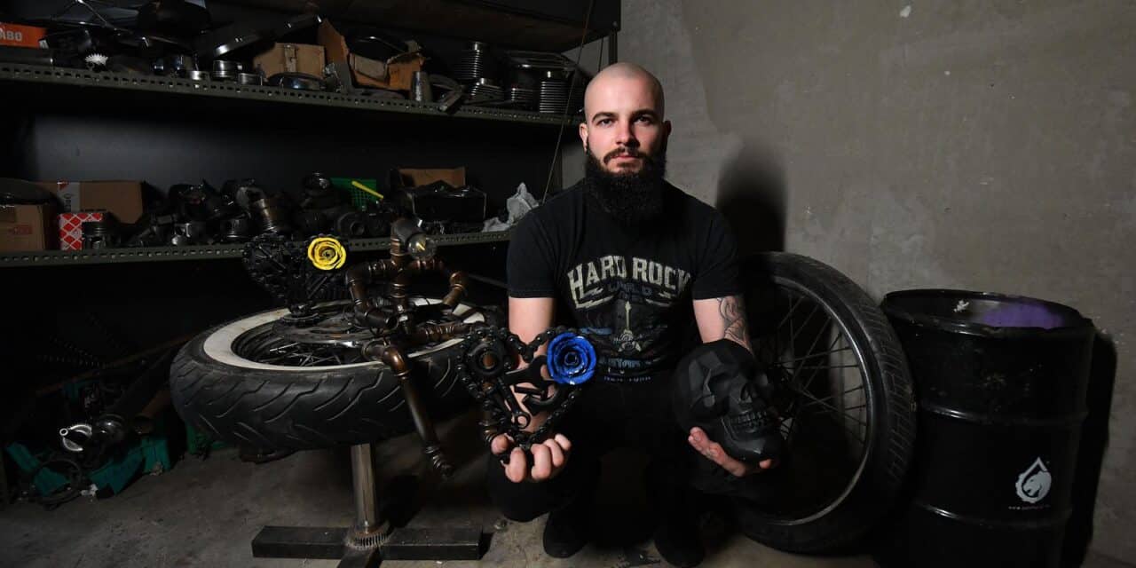 Karlo iz Koprivnice izrađuje zanimljive ukrase i skulpture od dijelova automobila i motora
