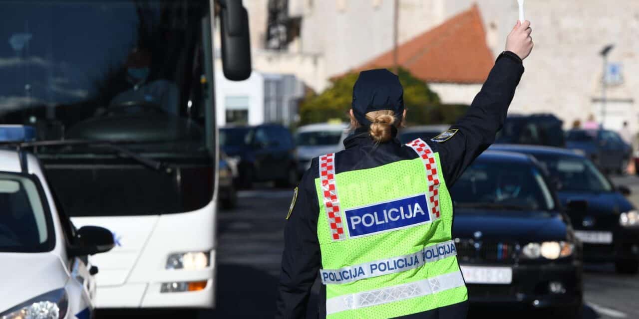 Policijska akcija usmjerena na pješake i vozila provodi se tijekom jutra na području Šibenika