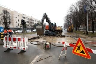 Zagreb: Puknuće cijevi na križanju Vukovarske i Ivana Lučića