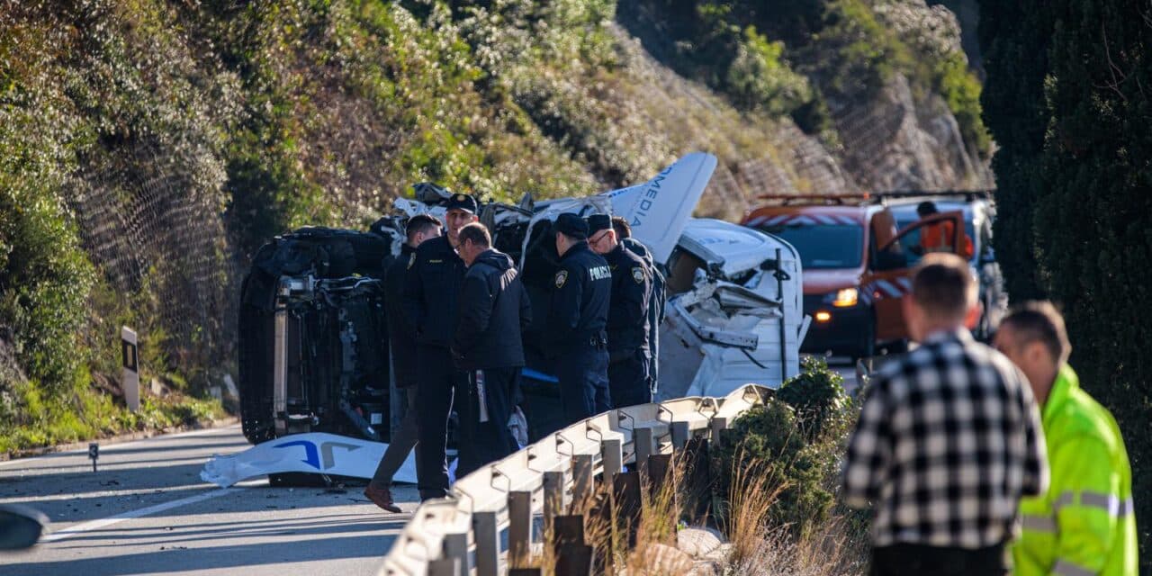 Stijena se odlomila i pala na kombi na magistrali kod Dubrovnika
