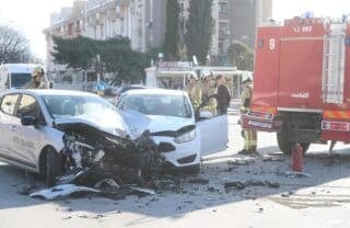 Split: Sudarili se vatrogasci i dva automobila, tri osobe prevezene u bolnicu