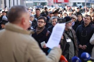 Zagreb: Prosvjedno okupljanje ispred HNB-a u organizaciji platforme “Halo, inspektore”