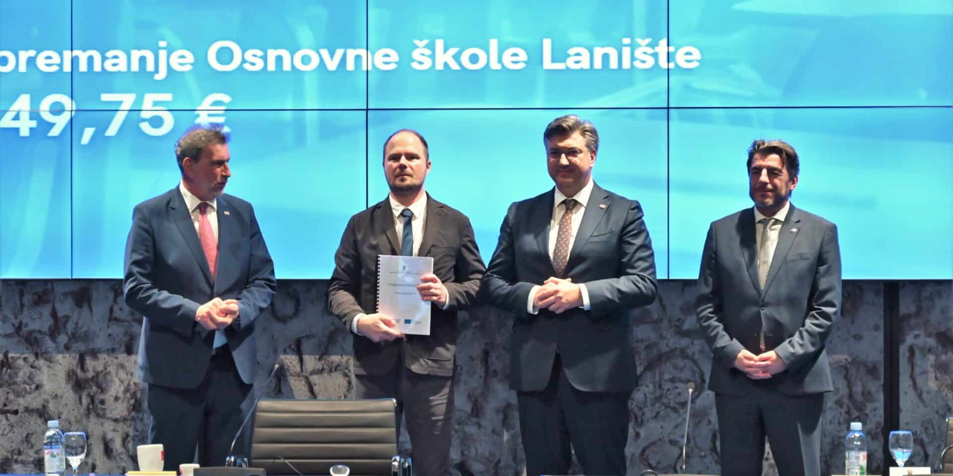 Uručivanje ugovora(1)