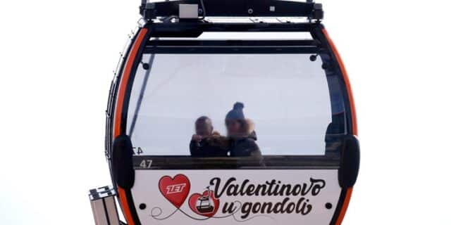 Valentinovo gondola foto