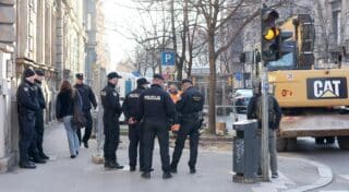 Zagreb: Pod jakim policijskim osiguranjem nastavljena izgradnja podzemnih spremnika u Žerjavićeva