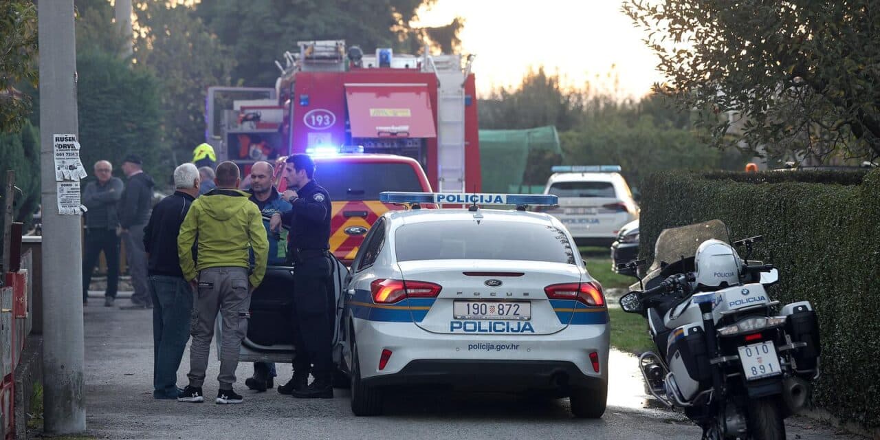 Zagreb: Vatrogasci gase požar na obiteljskoj kući u Blatu