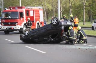 prometna nesreća automobil krov