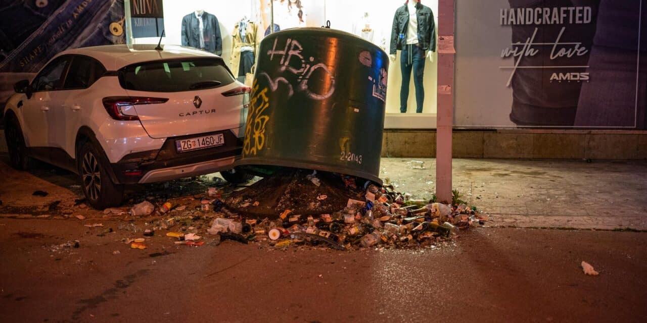 Zagreb: Sudarila se dva automobila, jedan se odbio i udario pješaka