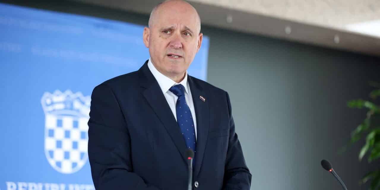 Branko Bačić obratio se medijima nakon sjednice Vlade