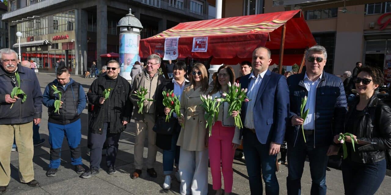 Zagreb: U organizaciji Socijaldemokratskog foruma žena SDP-a Hrvatske održala se 12. humanitarna akcija “Omiljeni cvijet Ane Rukavine”