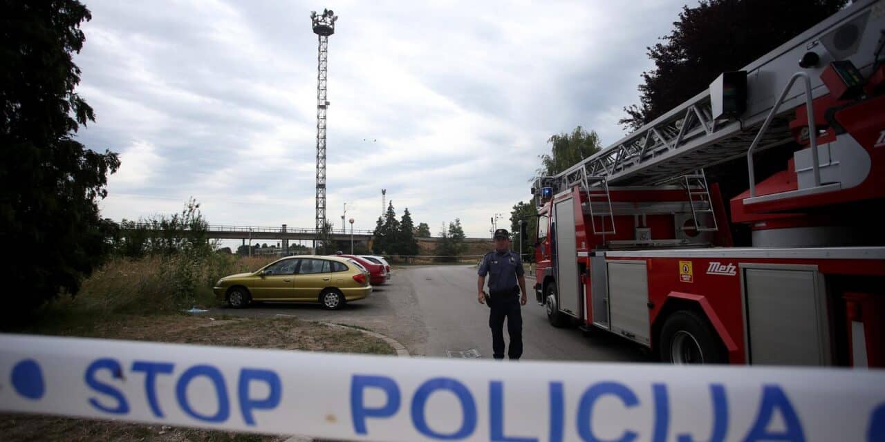 Zagreb: Azilant s om?om oko vrata prijetio da ?e se baciti, vatrogasci ga spasili