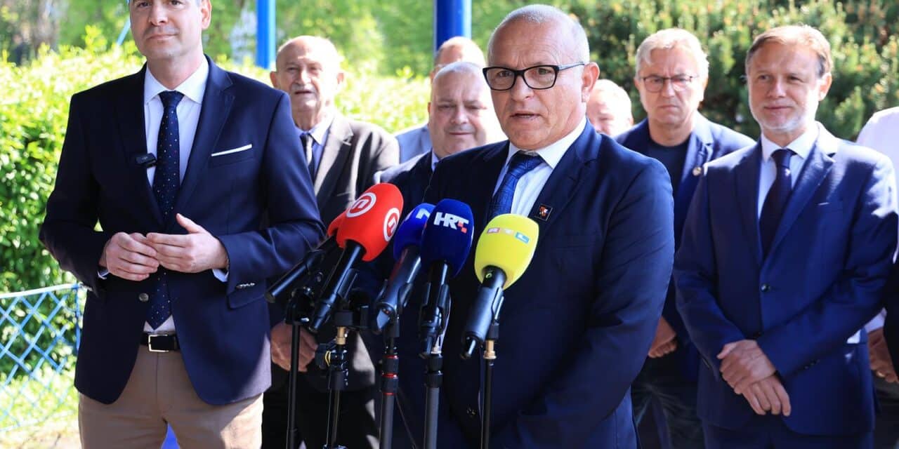 Zagreb: Mislav Herman predao potpise za nadolazeće lokalne izbore
