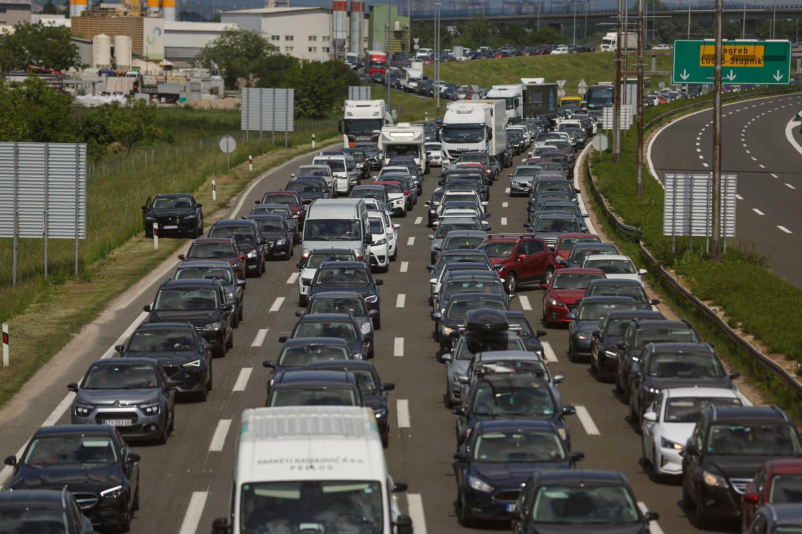 Zagreb: Velike gužve na Lučkom
