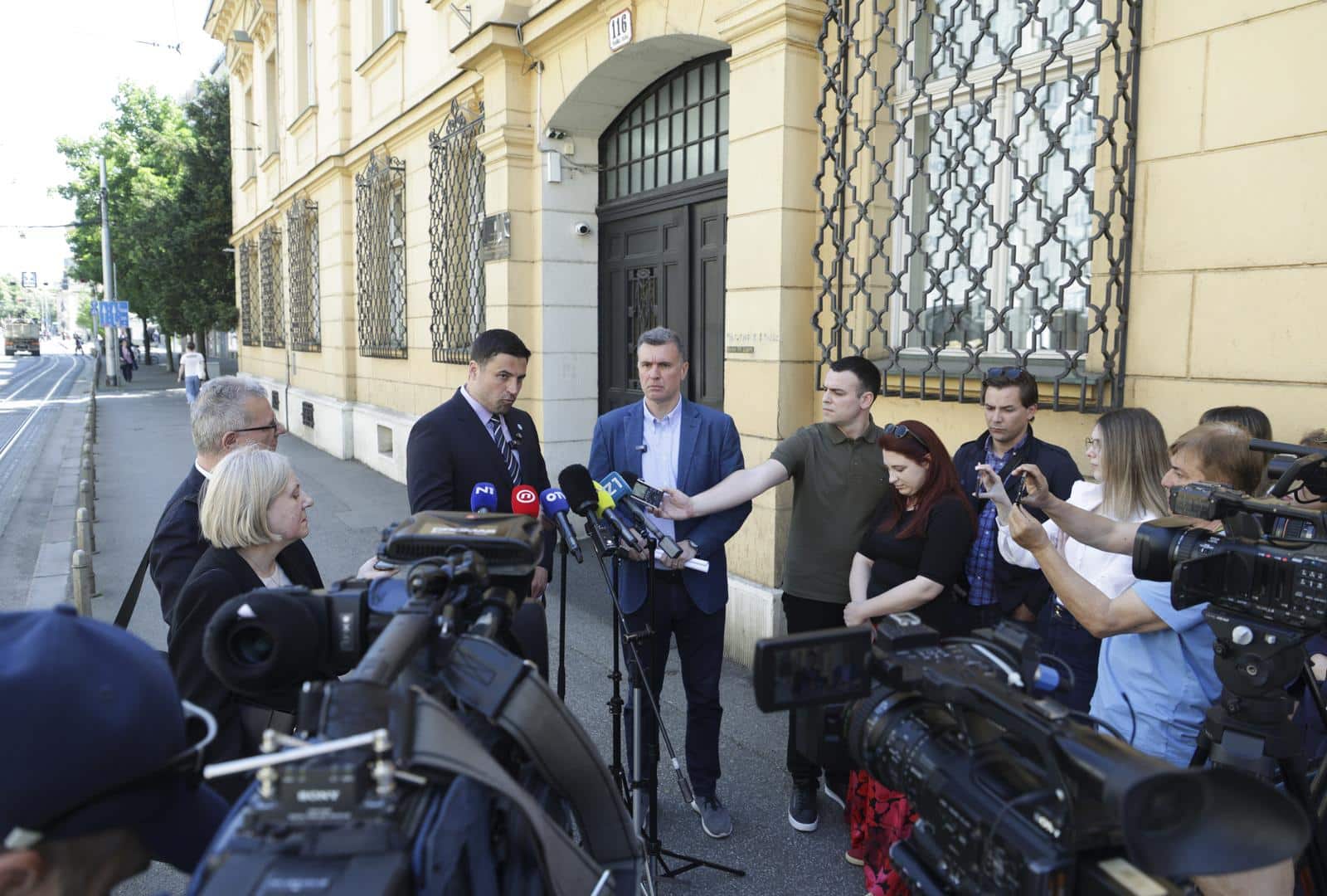 Zagreb: Bernardić podnio kaznenu prijavu protiv Tomaševića i ostalih zbog afere Hipodrom