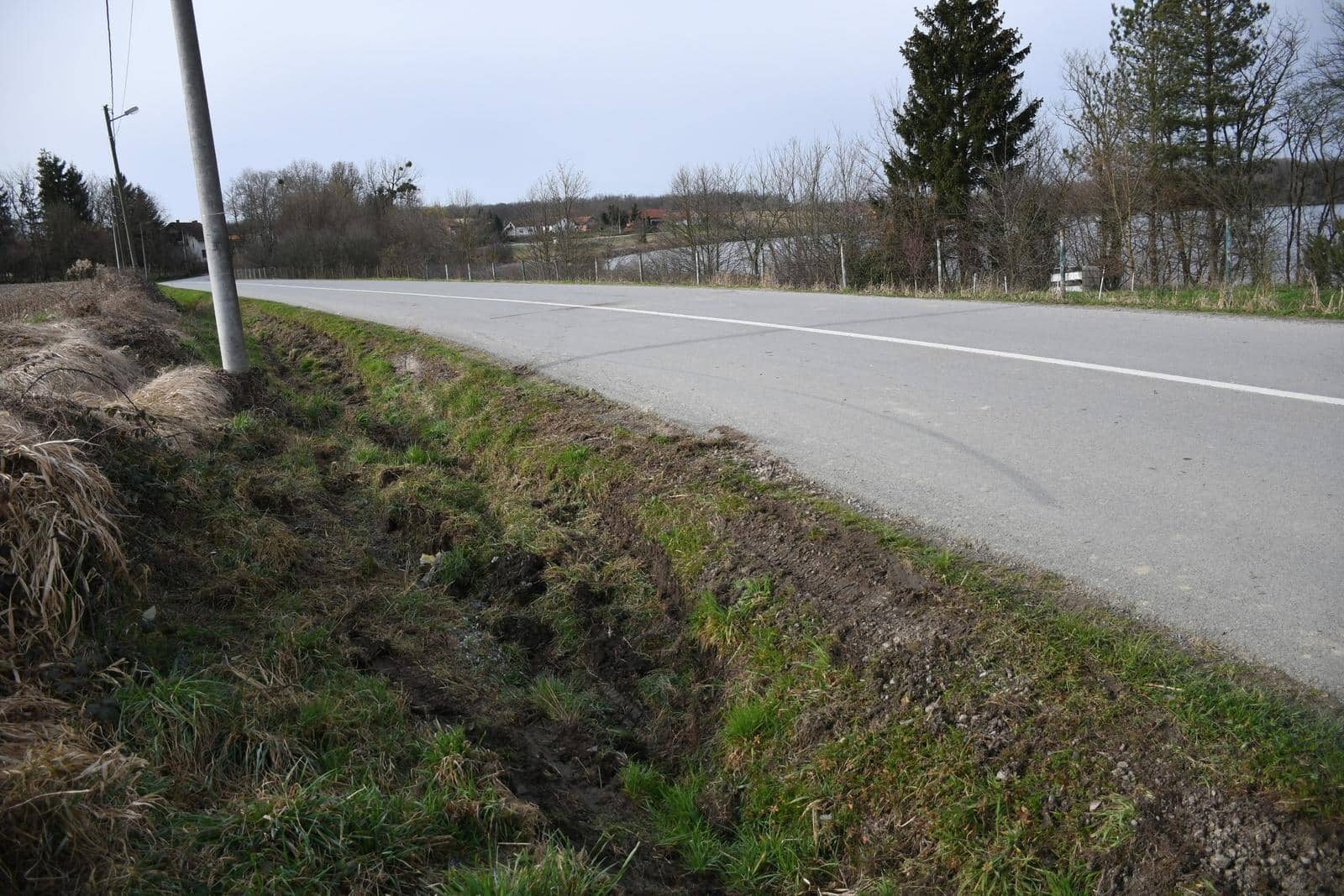 Čazma: Autobus pun djece sletio u jarak, nema ozlijeđenih