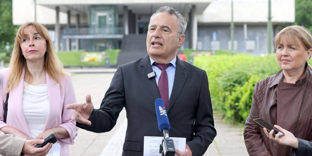 Zagreb: Pavle Kalinić na konferenciji za medije govorio o  licu i naličju izborne kampanje u Zagrebu
