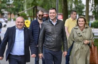 Zagreb: Druženje Mislava Hermana i potpredsjednika Vlade RH Tome Medveda sa građanima u naselju Borovje
