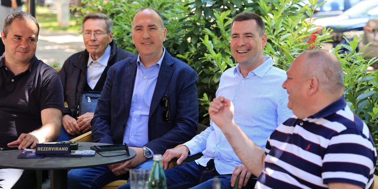 Kandidat za gradonačelnika Grada Zagreba Mislav Herman družio se  s građanima u Le Caffe baru