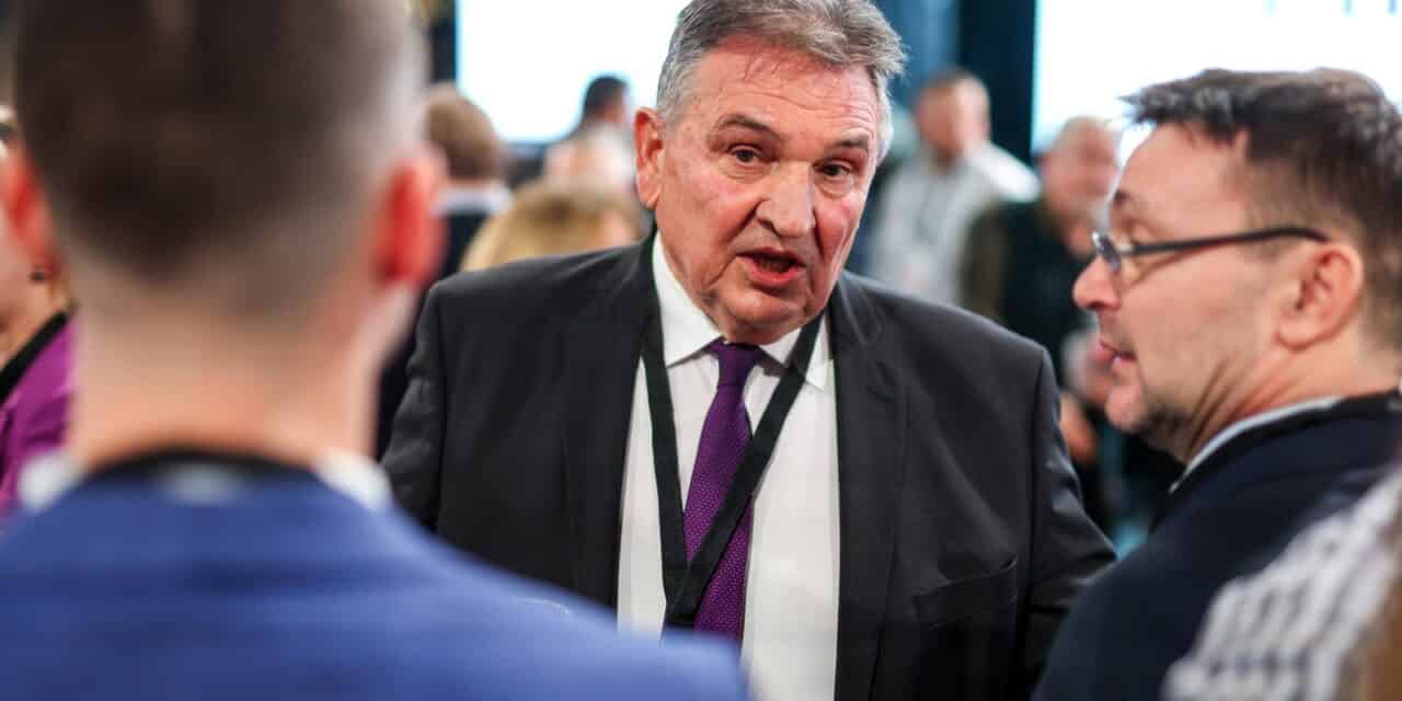 Zagreb: Slavlje u izbornom stožeru Zorana Milanovića nakon rezultata prvih izlaznih anketa