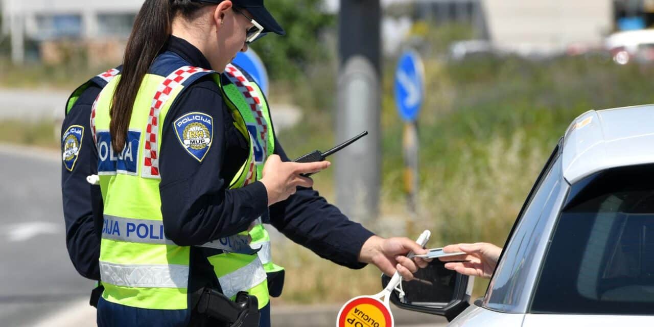 policija kontrola palica promet