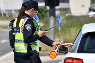 policija kontrola palica promet